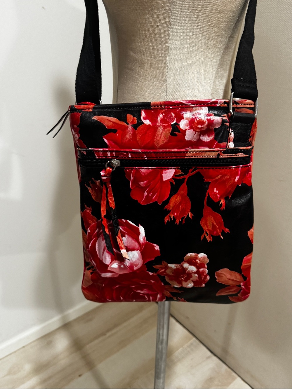 Maurizio Taiuti Black Crossbody with Red Floral Print genuine leather made Italy - Picture 3 of 12